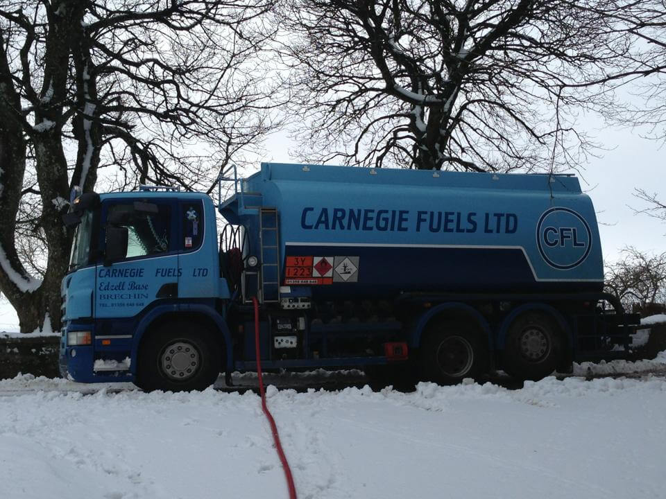 heating-oil-delivery-in-snow